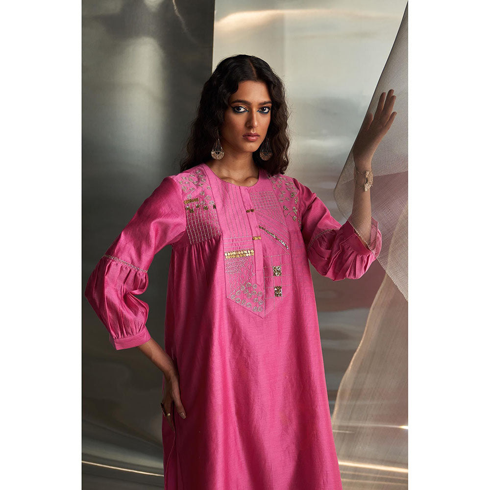 Charkhee Pink Misr'S Embroidered Kurta with Pant and Dupatta (Set of 3)