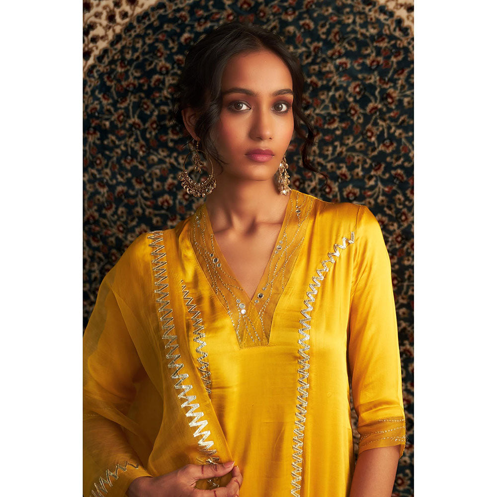 Charkhee Yellow Marigold Embroidered Kurta with Pant and Dupatta (Set of 3)