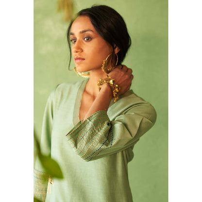 Charkhee Green Kinaara Kurta with Pant and Dupatta
