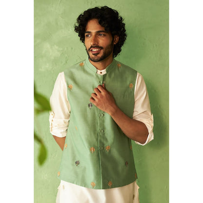 Charkhee Kinaara White Kurta with Pyjama and Bundi