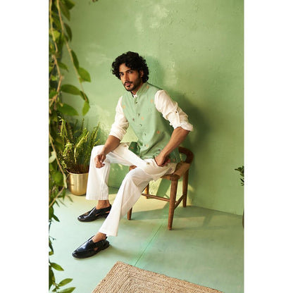 Charkhee Kinaara White Kurta with Pyjama and Bundi