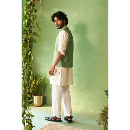Charkhee Kinaara White Kurta with Pyjama and Bundi