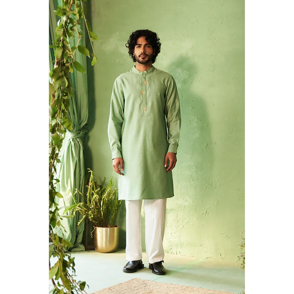 Charkhee Kinaara Kurta with Pyjama and Jacket