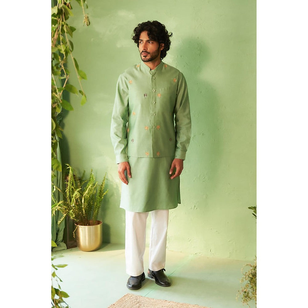Charkhee Kinaara Kurta with Pyjama and Jacket