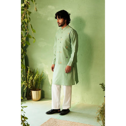 Charkhee Kinaara Kurta with Pyjama and Jacket