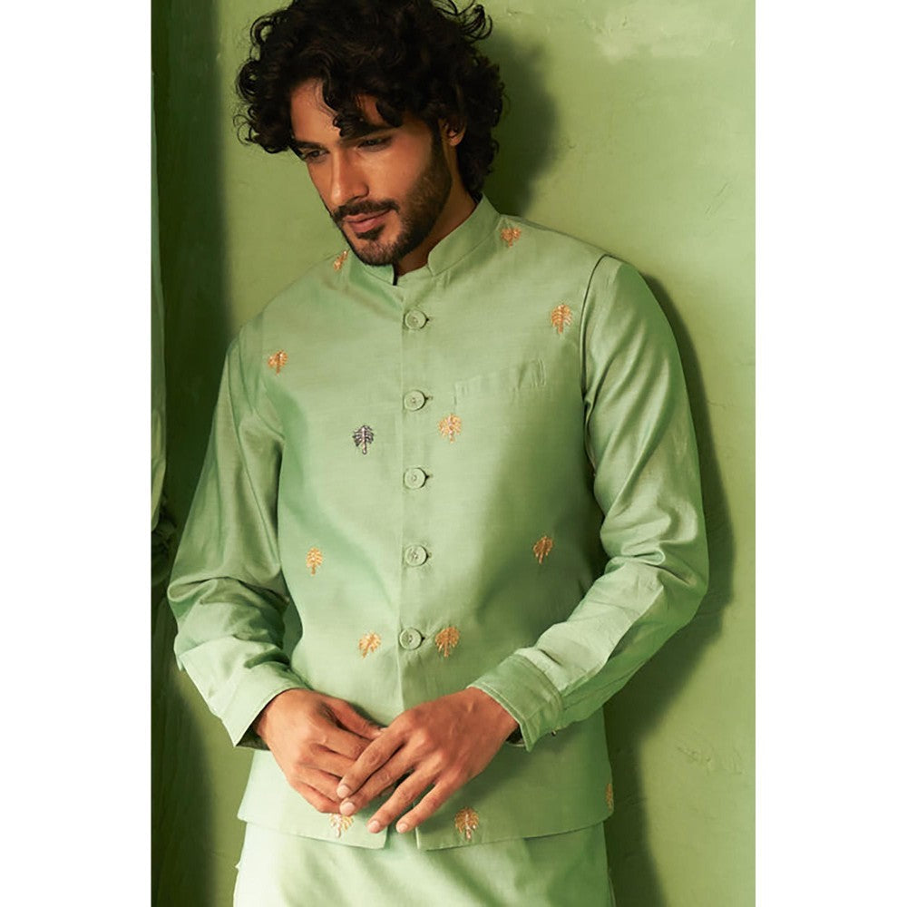 Charkhee Kinaara Kurta with Pyjama and Jacket