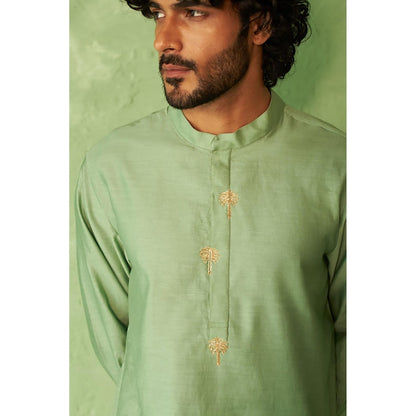Charkhee Placket Embroidery Mens Kurta with Pyjama