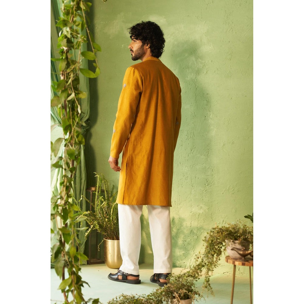 Charkhee Kinaara Mens Kurta with Pyjama