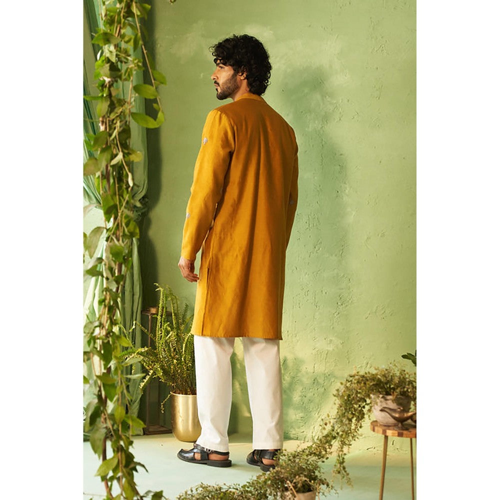 Charkhee Kinaara Mens Kurta with Pyjama