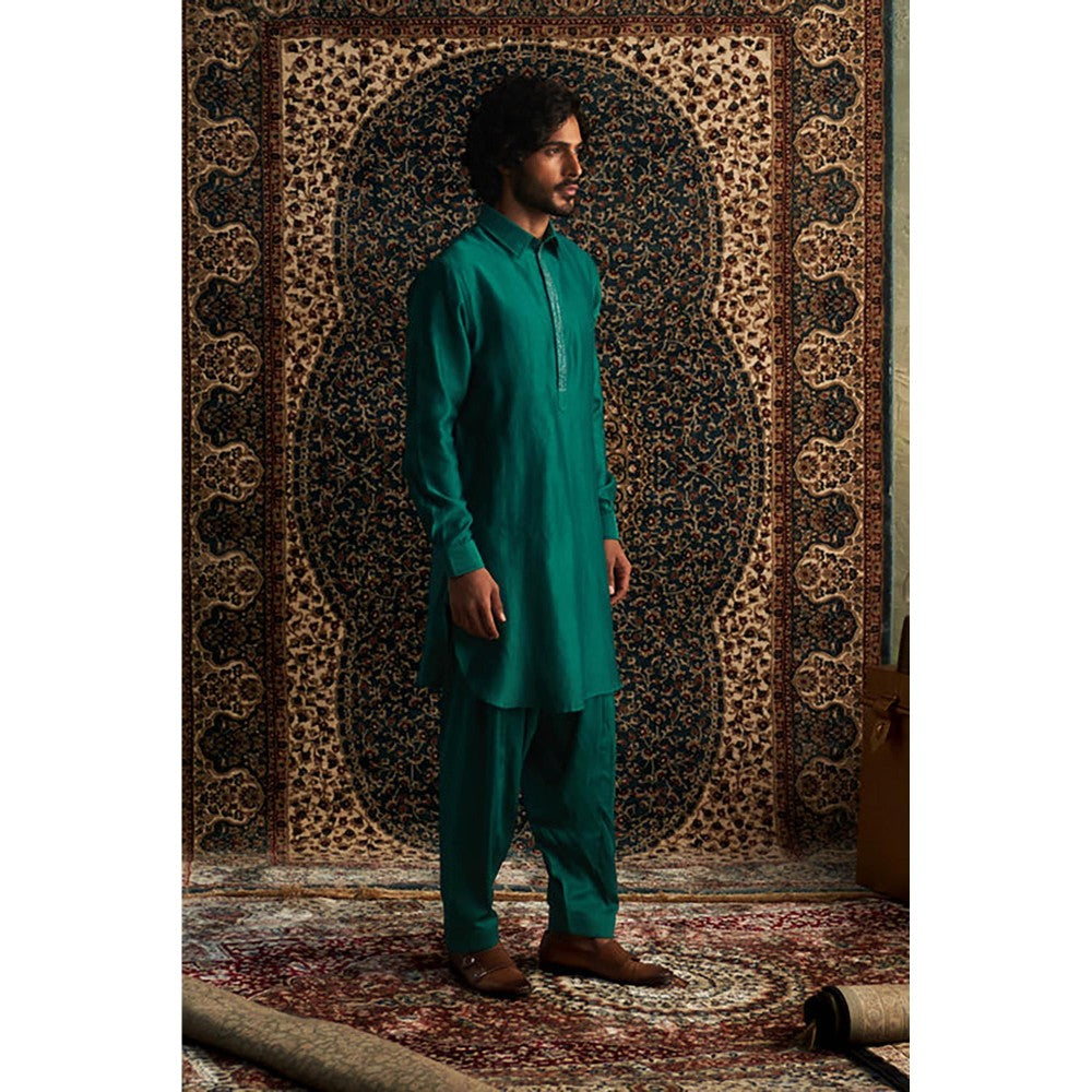 Charkhee Prarambh Pathani Set
