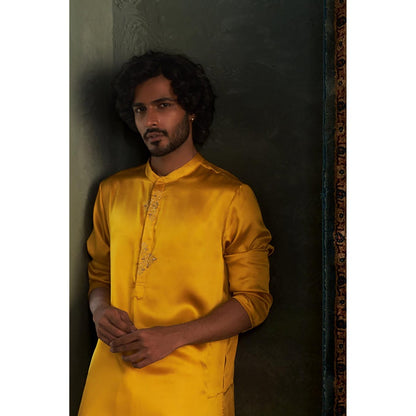 Charkhee Prarambh Kurta with Pant