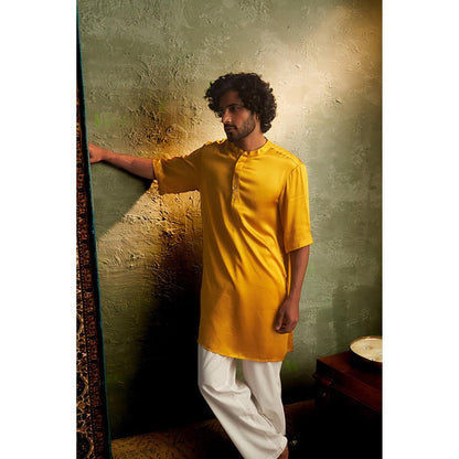 Charkhee Prarambh Short Sleeve Kurta with Pyjama