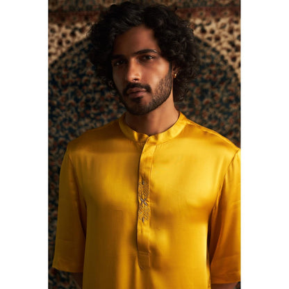 Charkhee Prarambh Short Sleeve Kurta with Pyjama