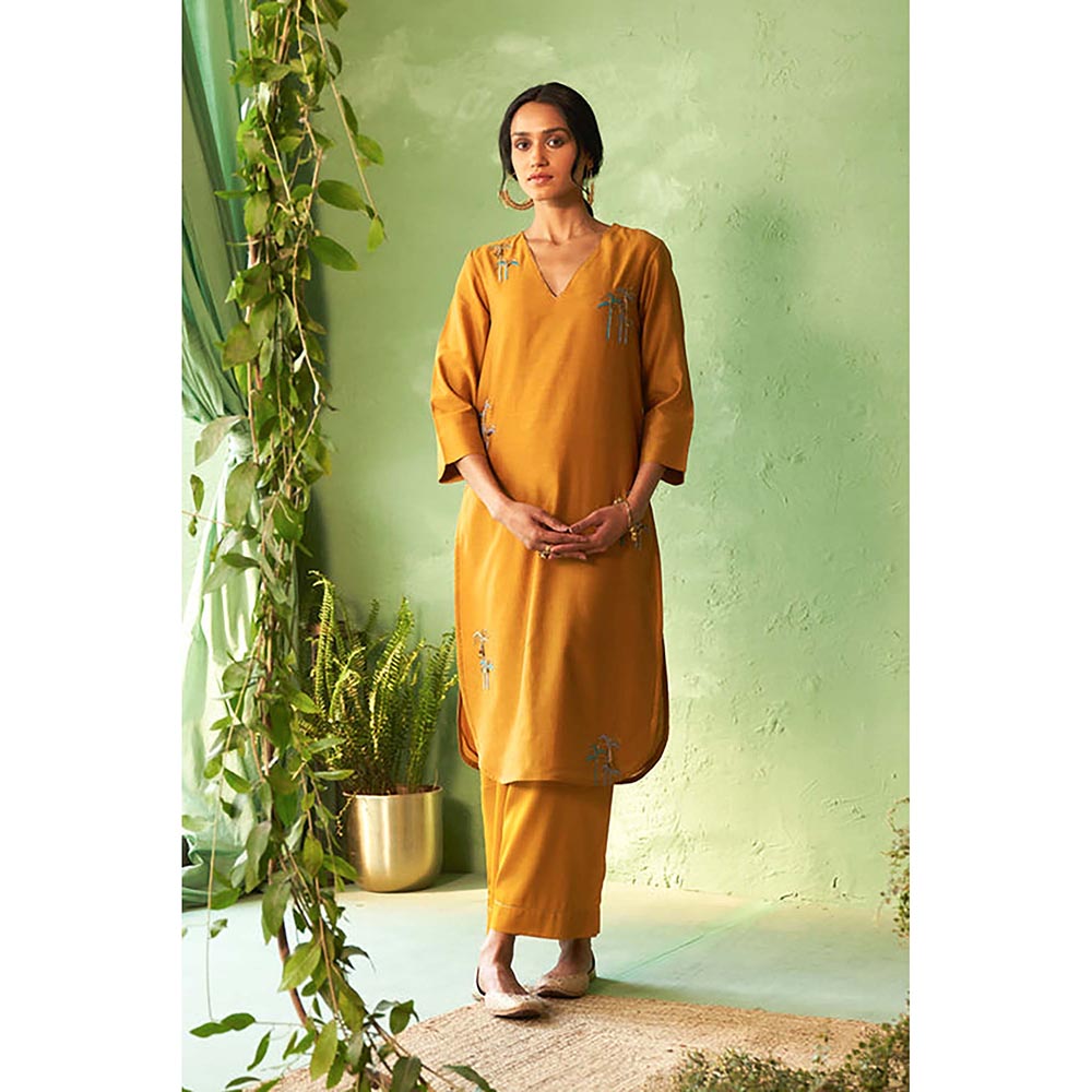 Charkhee Kinara Kurta with Pant