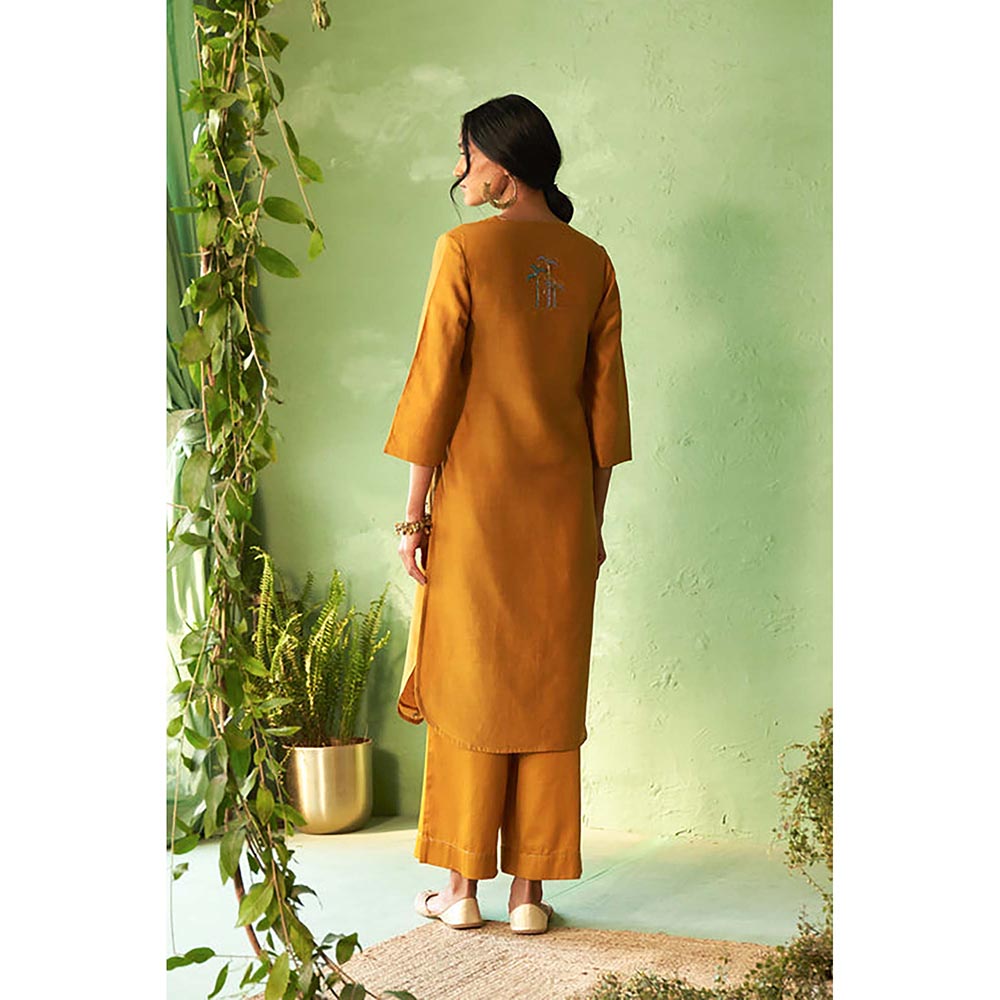 Charkhee Kinara Kurta with Pant