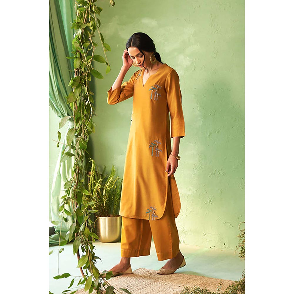 Charkhee Kinara Kurta with Pant