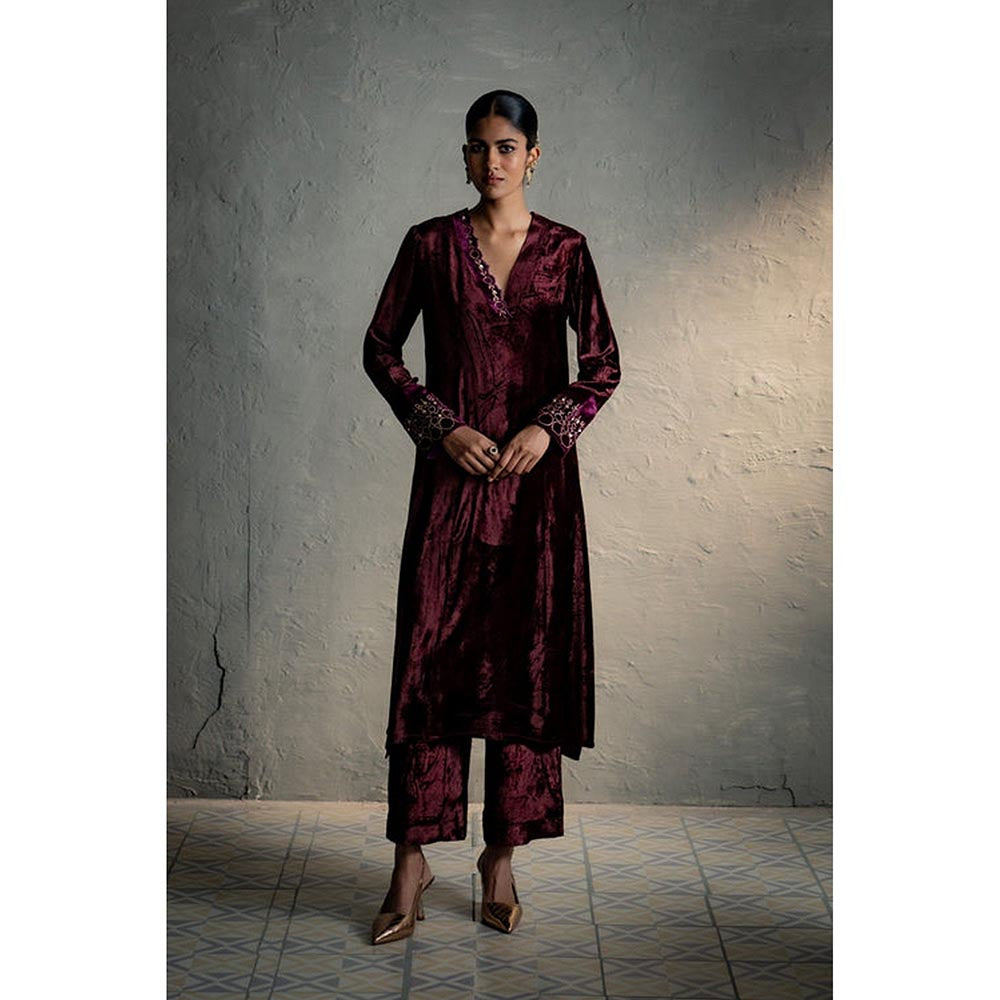 Charkhee Maaya Maroon V Neck Kurta And Pant With Dupatta