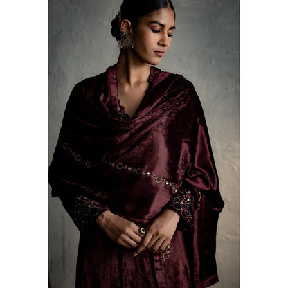 Charkhee Maaya Maroon V Neck Kurta And Pant With Dupatta