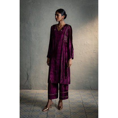 Charkhee Maaya Wine Kurta And Pant With Dupatta