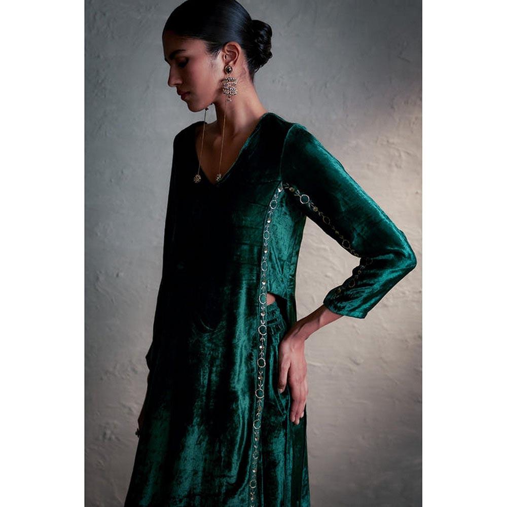 Charkhee Velvet Green Kurta With Pant And Dupatta