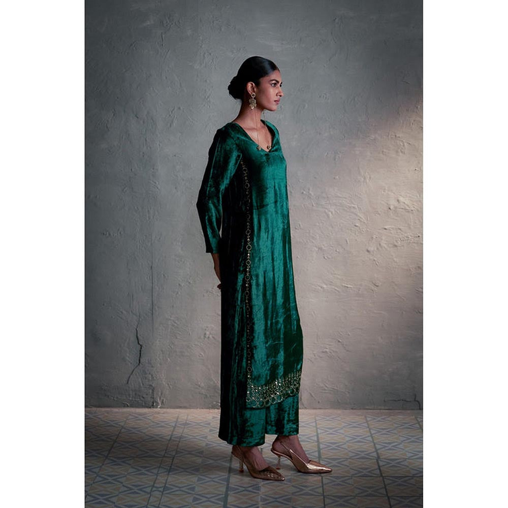 Charkhee Velvet Green Kurta With Pant And Dupatta