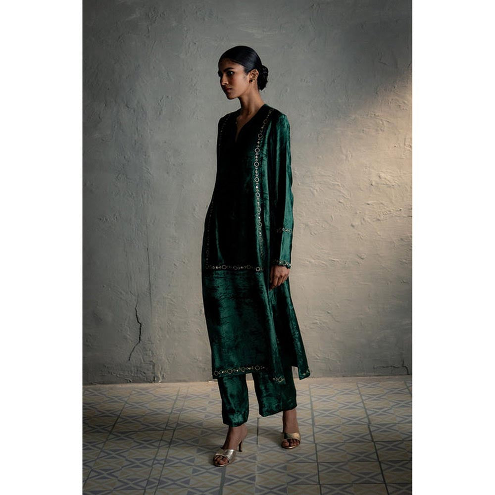 Charkhee Velvet Straight Fit Kurta With Pant And Dupatta