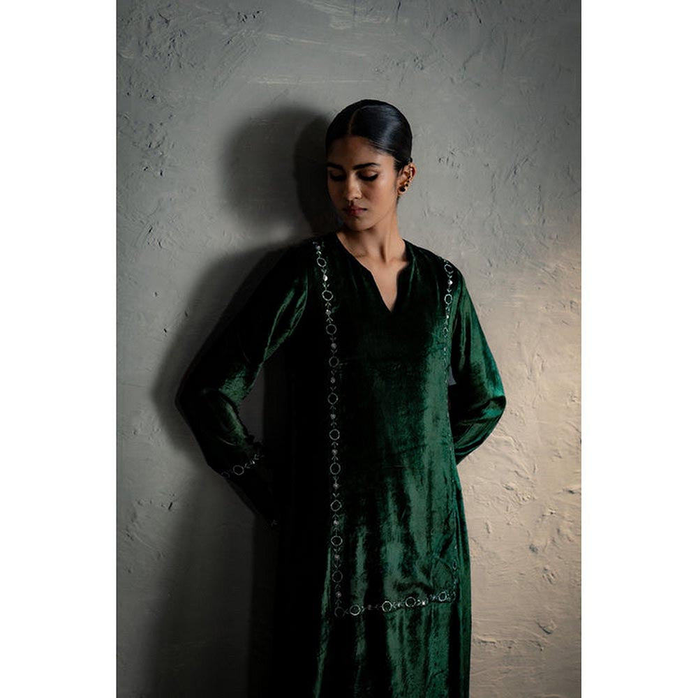 Charkhee Velvet Straight Fit Kurta With Pant And Dupatta