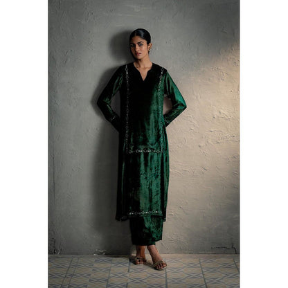 Charkhee Velvet Straight Fit Kurta With Pant And Dupatta
