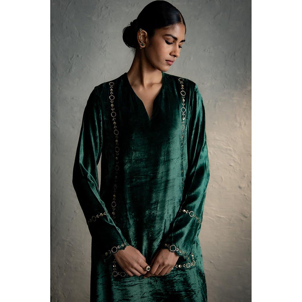 Charkhee Velvet Straight Fit Kurta With Pant And Dupatta