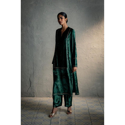 Charkhee Velvet Straight Fit Kurta With Pant And Dupatta