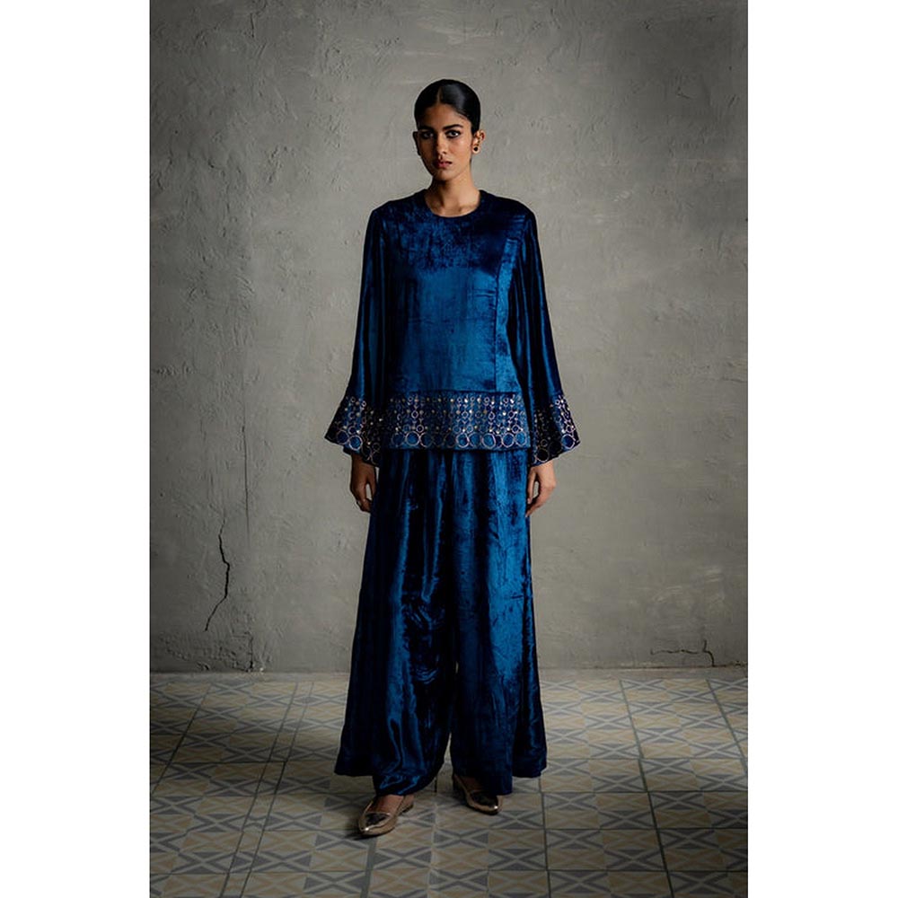 Charkhee Maaya Short Kurta With Pant