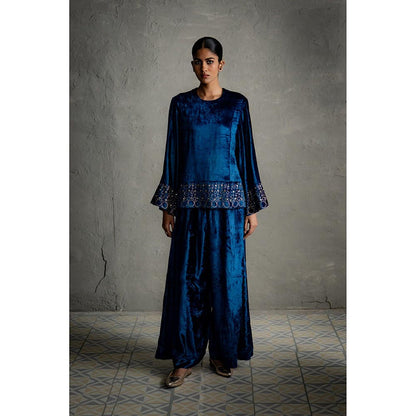 Charkhee Maaya Short Kurta With Pant