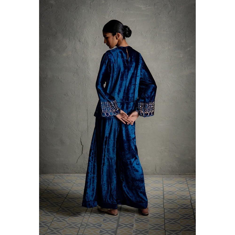 Charkhee Maaya Short Kurta With Pant