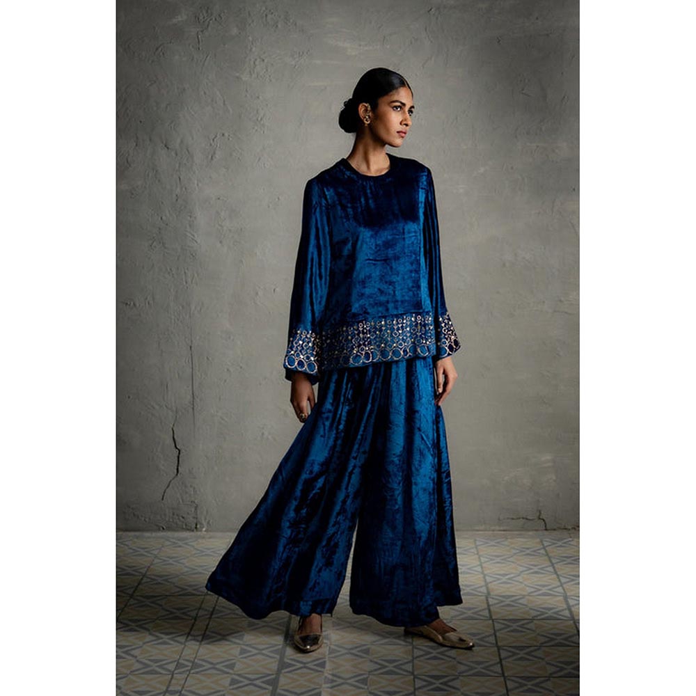 Charkhee Maaya Short Kurta With Pant