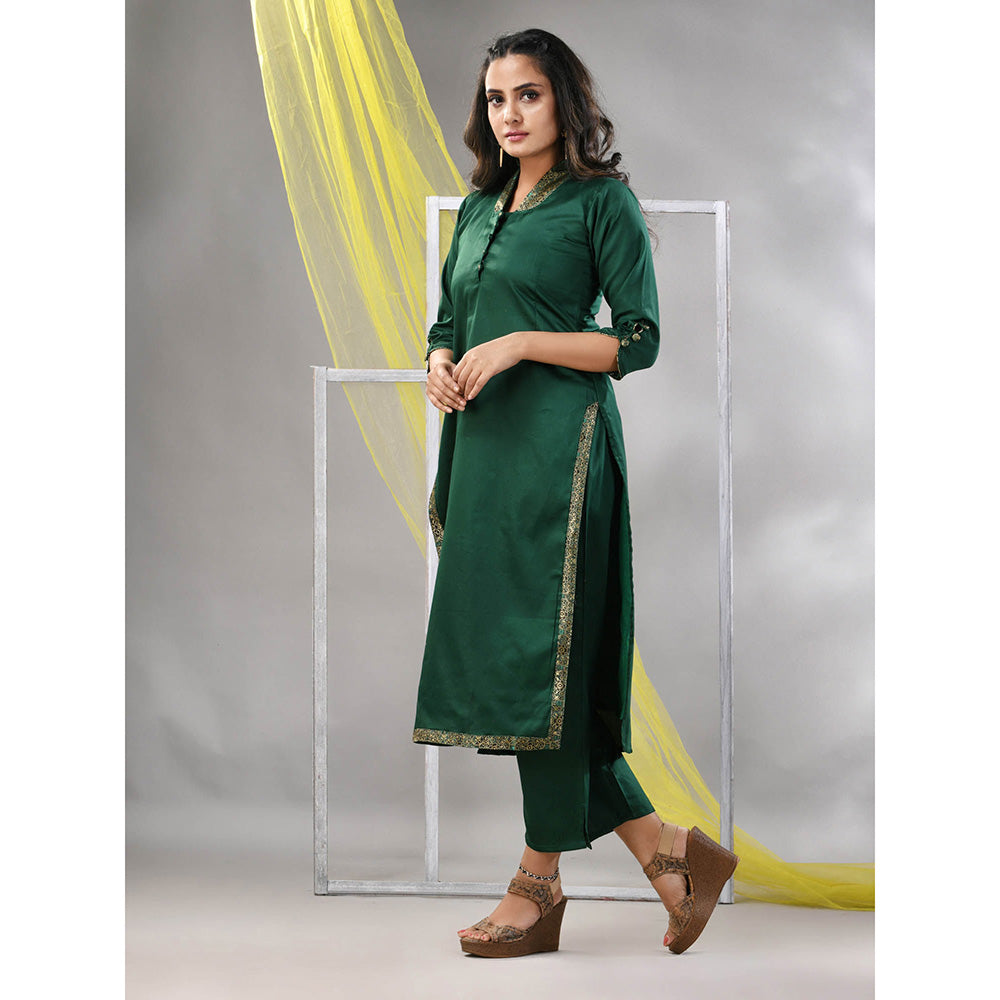 CHARUKRITI Green Satin Solid Straight Kurta with Pant (Set of 2)