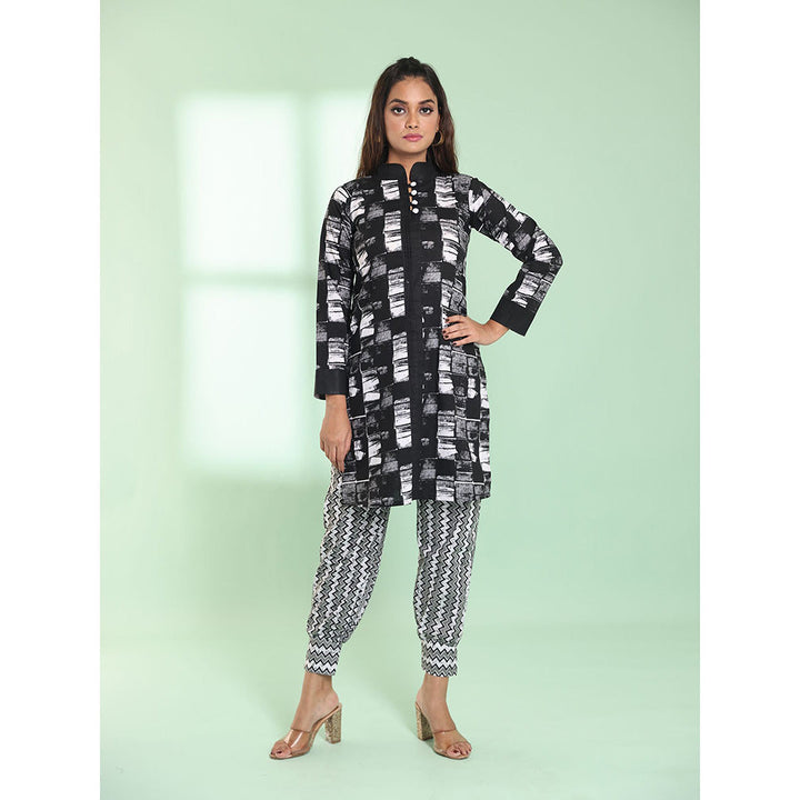 CHARUKRITI Black Cotton Abstract Printed Straight Stitched Kurta with Salwar (Set of 2)