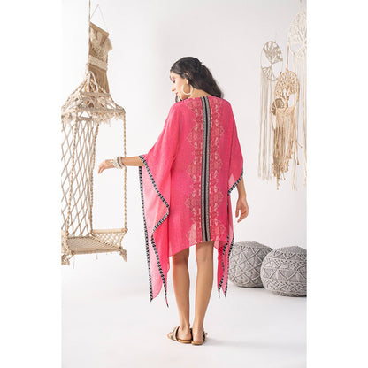 Chhavvi Aggarwal Women Printed Pink Kaftan