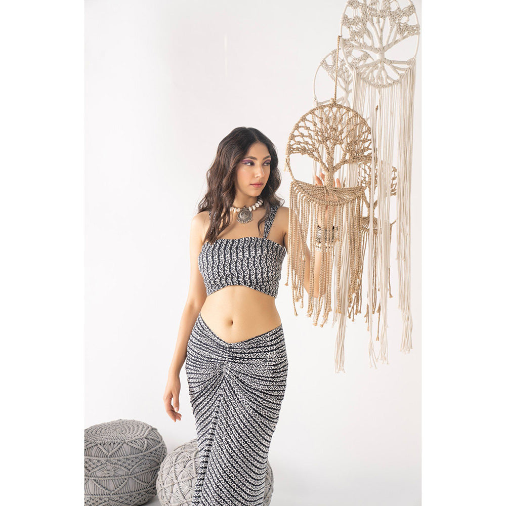 Chhavvi Aggarwal Women Printed Black Blouse with Skirt (Set of 2)