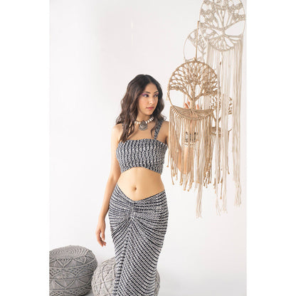 Chhavvi Aggarwal Women Printed Black Blouse with Skirt (Set of 2)