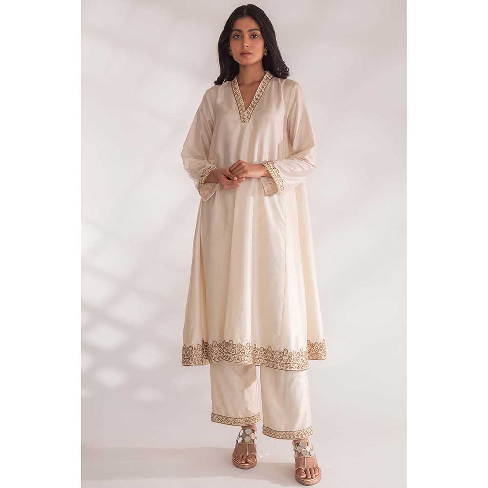 CHHAYA MEHROTRA Ivory Dhriti Kurta with Pant (Set of 2)