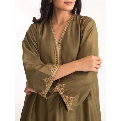 CHHAYA MEHROTRA Green Satya Kurta with Pant (Set of 2)