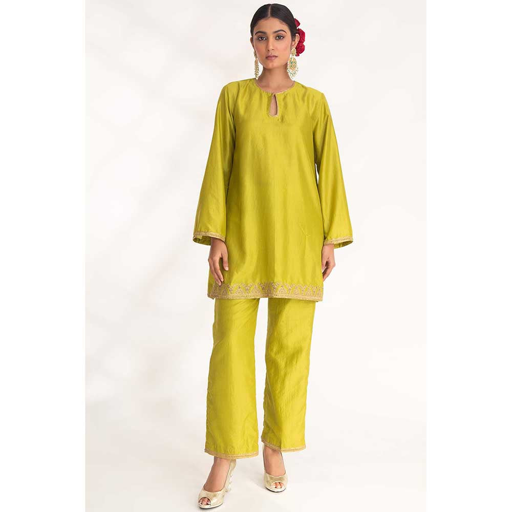 CHHAYA MEHROTRA Green Aavya Kurti with Pant (Set of 2)