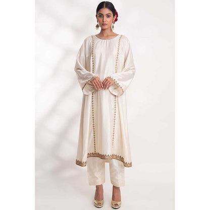 CHHAYA MEHROTRA Ivory Kanak Kurta with Pant (Set of 2)