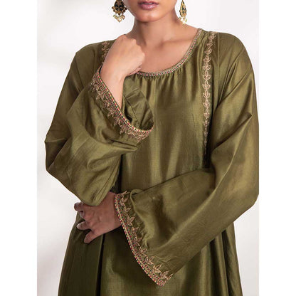 CHHAYA MEHROTRA Green Kanak Kurta with Pant (Set of 2)