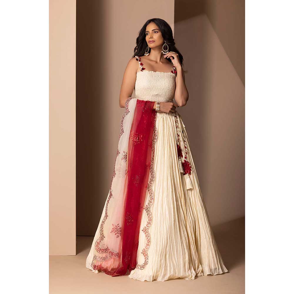 CHHAYA MEHROTRA Off White Anjora Lehenga with Blouse and Dupatta (Set of 3)