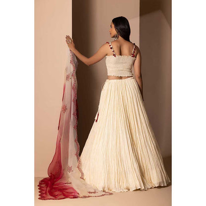 CHHAYA MEHROTRA Off White Anjora Lehenga with Blouse and Dupatta (Set of 3)