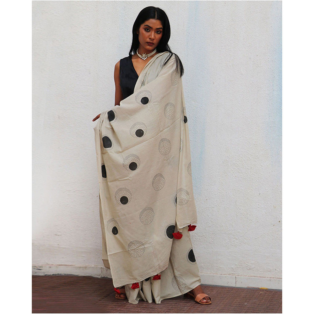 Chidiyaa Snowflakes Cotton Saree Fmtm with Unstitched Blouse