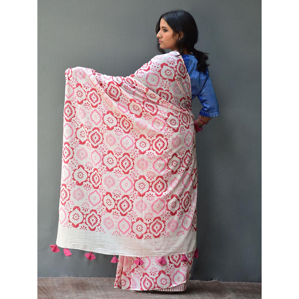 Chidiyaa Rangeen White Hand Block printed Mulmul Cotton Saree with Unstitched