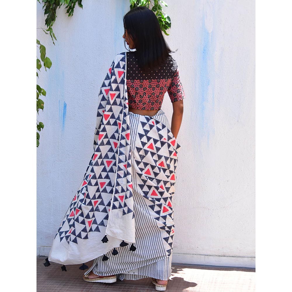 Chidiyaa Vanilla Moon Twilight Sparkle Handblock Printed Mulmul Cotton Saree with Unstitched Blouse