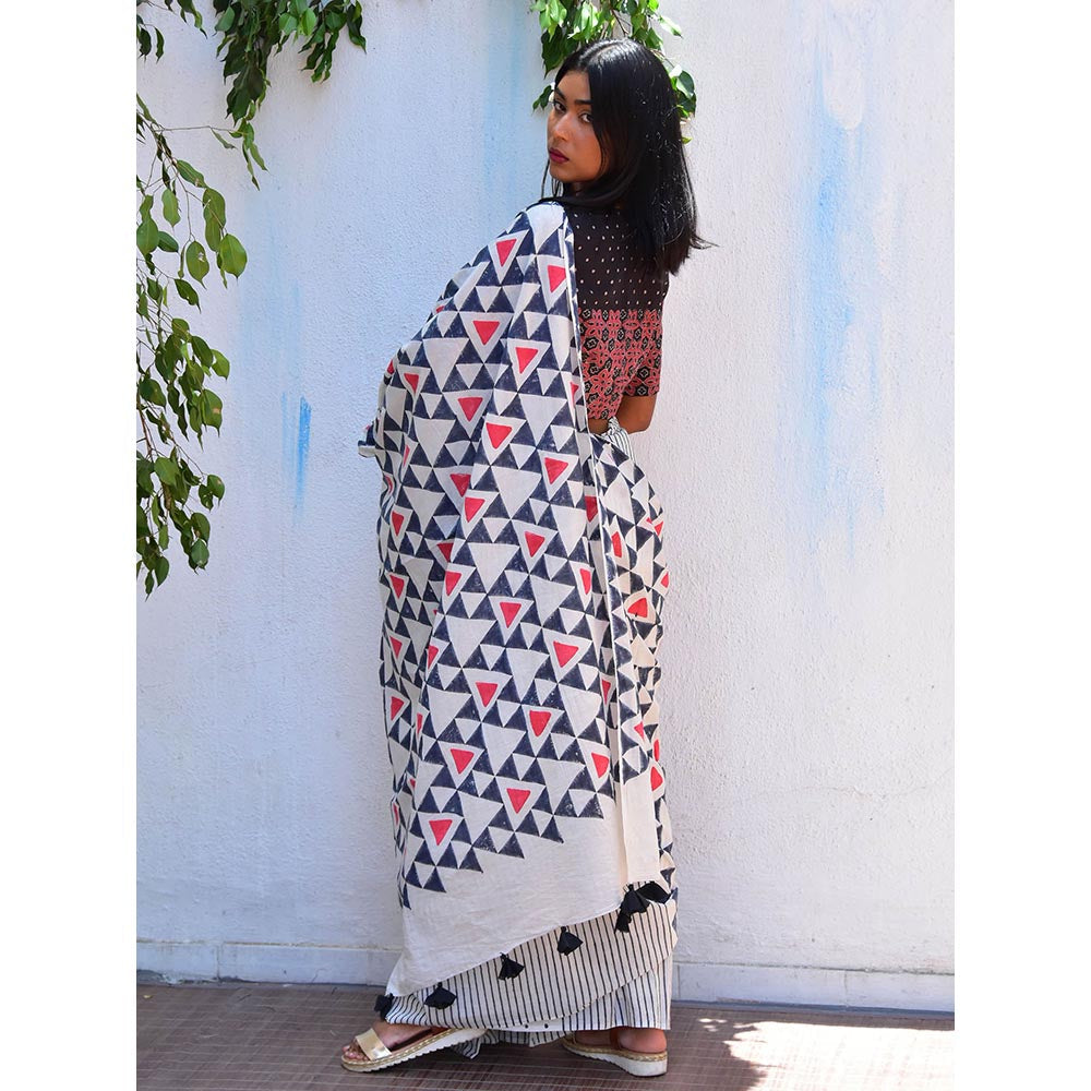Chidiyaa Vanilla Moon Twilight Sparkle Handblock Printed Mulmul Cotton Saree with Unstitched Blouse
